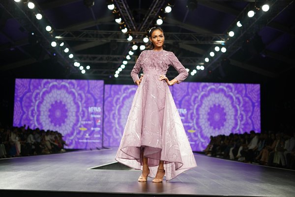 Maîtriser l'art de la superposition : astuces mode pour l'automne