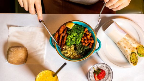 Plongée au cœur du véganisme : pourquoi adopter un mode de vie éthique et durable ?